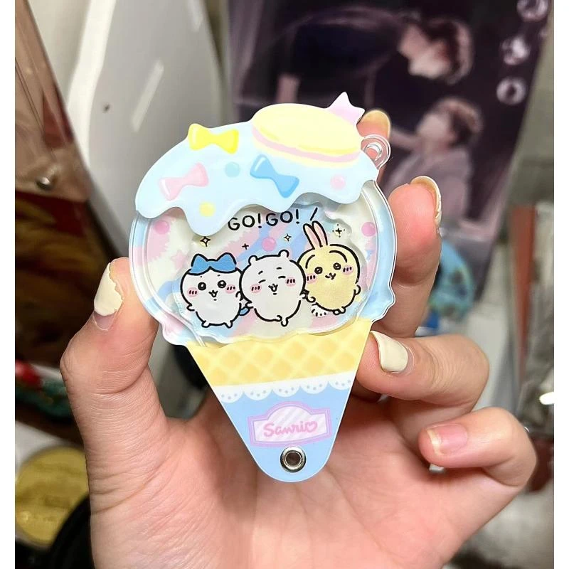 可爱chiikawa吉伊卡哇卡通摇摇乐亚克力桌面摆件创意送闺蜜小礼物