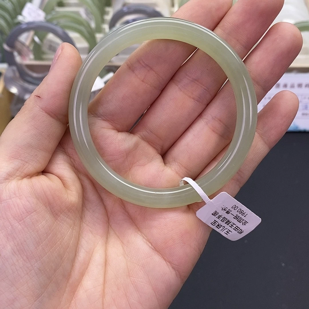 和田玉未镶嵌手镯56