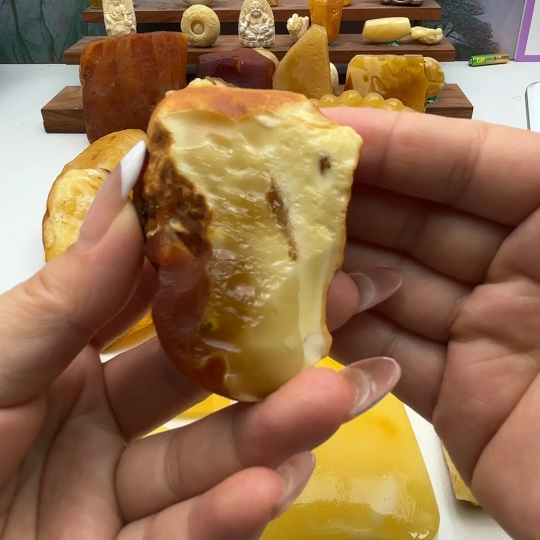 灵***犀定制琥珀未镶嵌琥珀