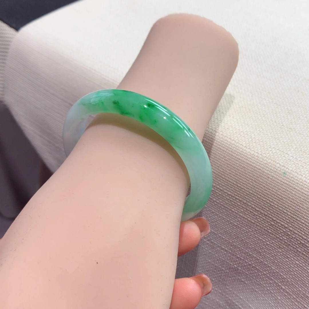翡翠手镯未镶嵌13号