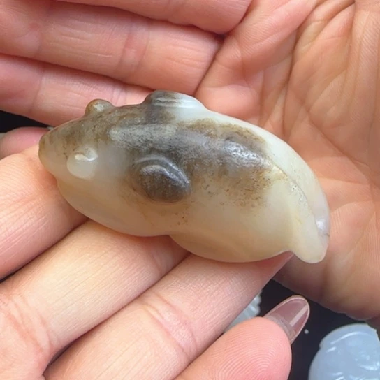 和田玉（糖玉）未镶嵌颈饰