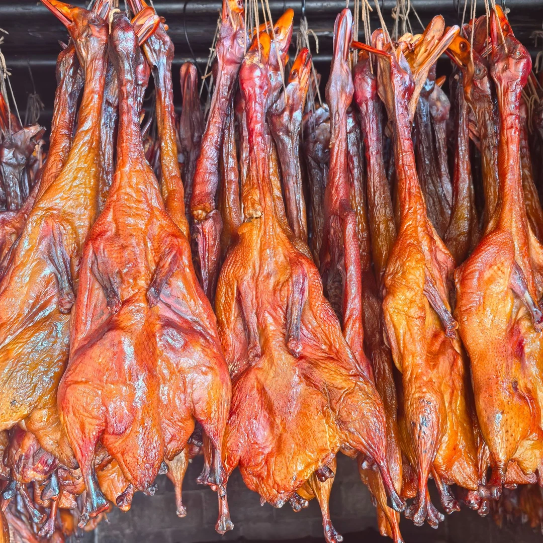 腊鸭子1整只 农家小麻鸭柴火烟熏去内脏1.2斤左右