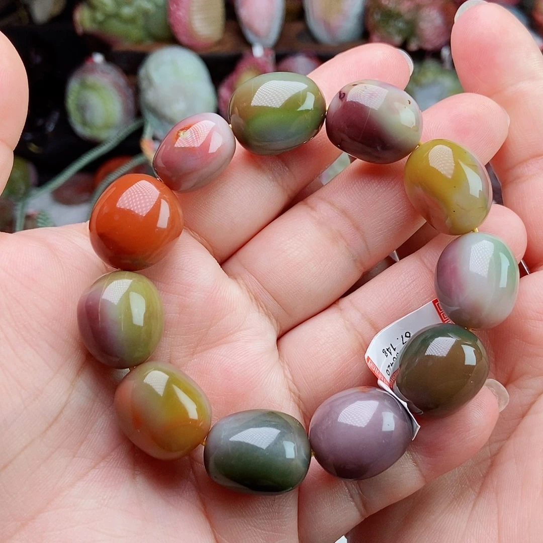 未镶嵌石英质玉（盐源）珠宝半成品