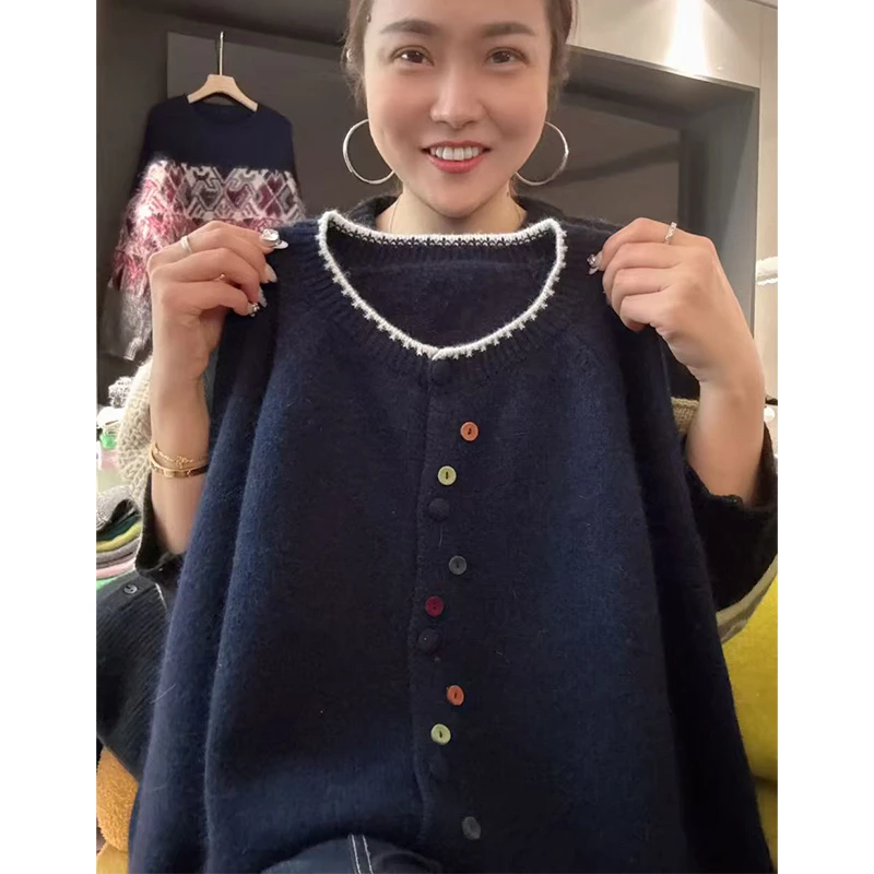 「多彩扣」亲肤软糯~撞色彩扣长袖秋冬洋气百搭减龄针织上衣-5617