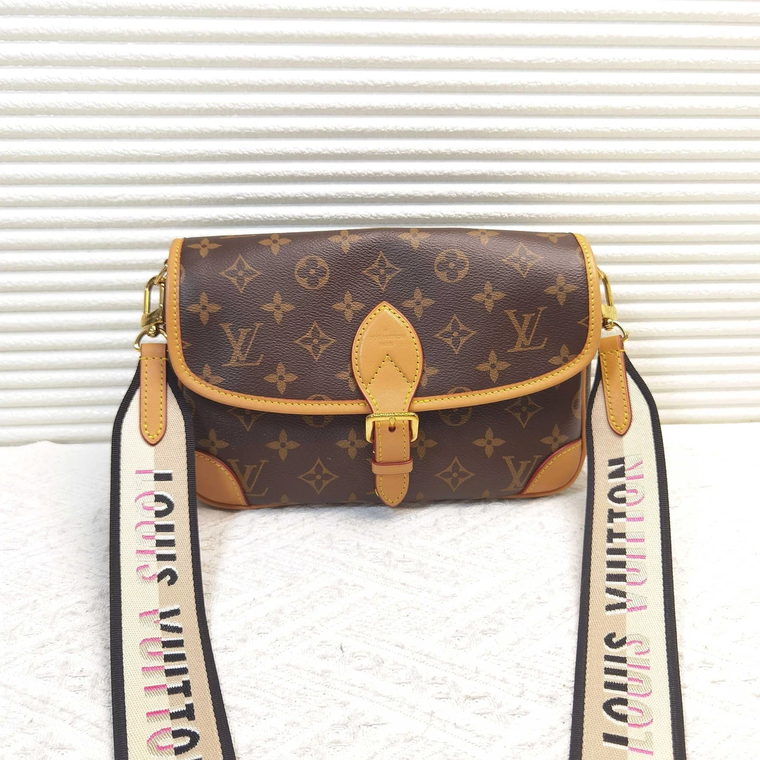 95新 LouisVuitton/路易威登 lv路易威登Diane法棍包斜挎包