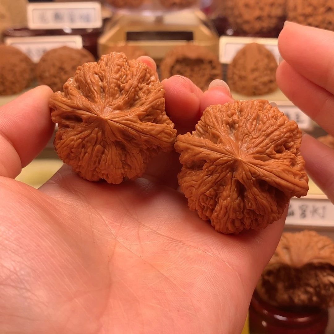 文玩核桃吊坠此**憾粗筋43