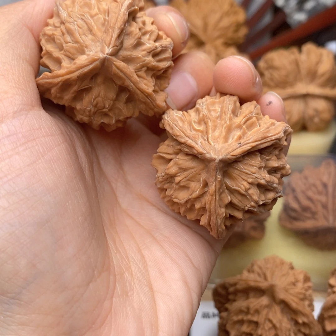 文玩核桃把件687号40全盘山