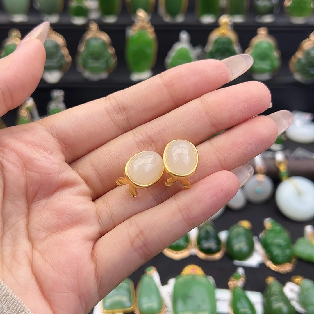 和田玉银S925镶嵌耳饰藕粉蛋面耳扣