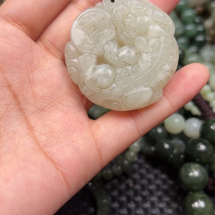颈饰未镶嵌和田玉