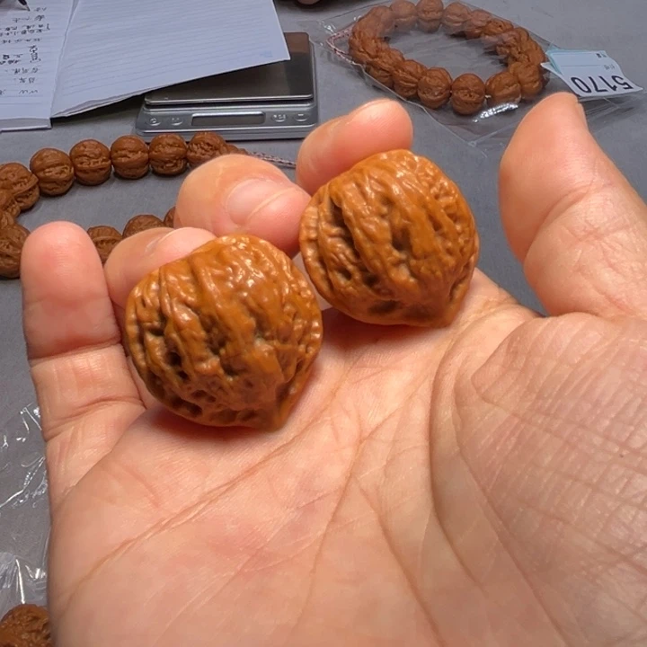 文玩核桃把件麦穗八棱5190