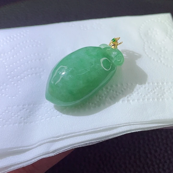 翡翠颈饰18K金镶嵌翡翠