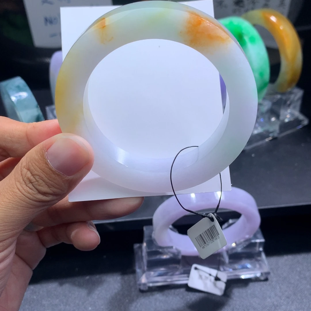 定制翡翠未镶嵌翡翠手镯