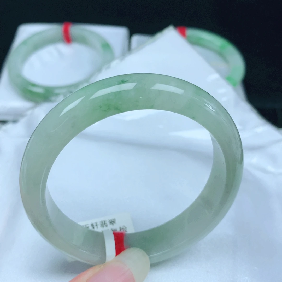 翡翠未镶嵌手镯   编号14 正圈52+