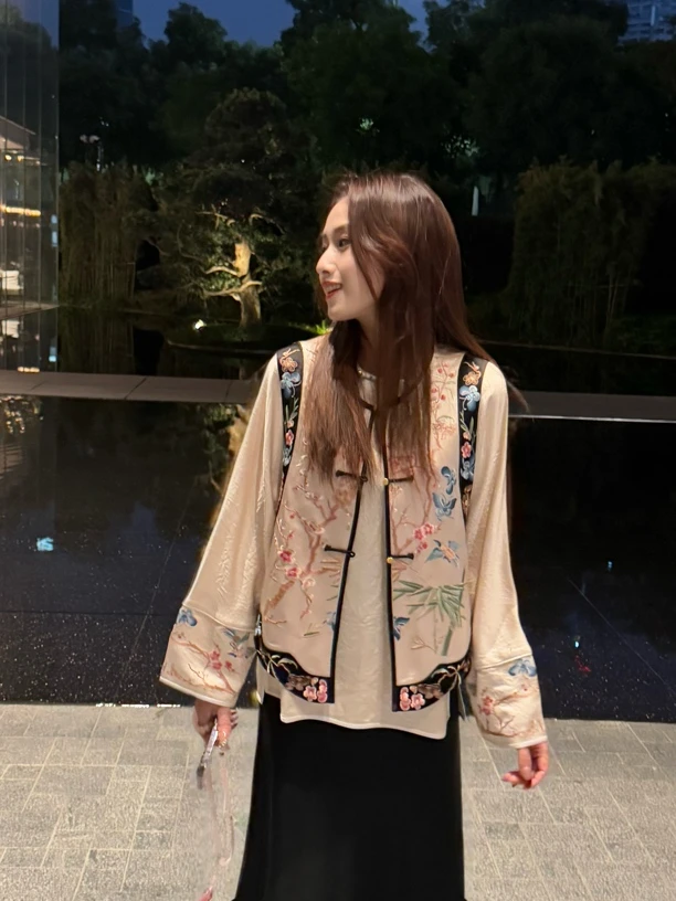 【金喜】圆领中式梅花刺绣马甲