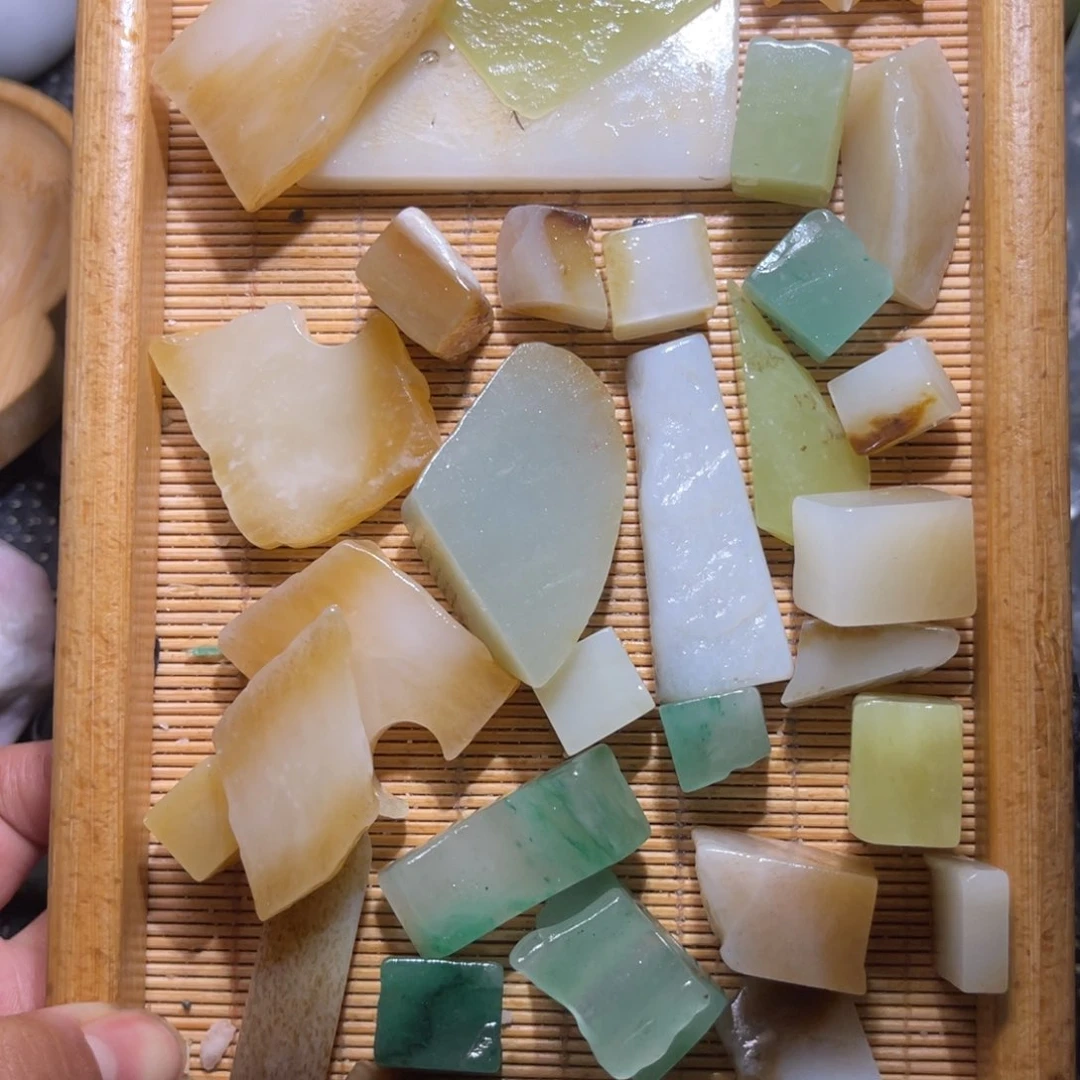 未镶嵌和田玉（糖玉）挂件