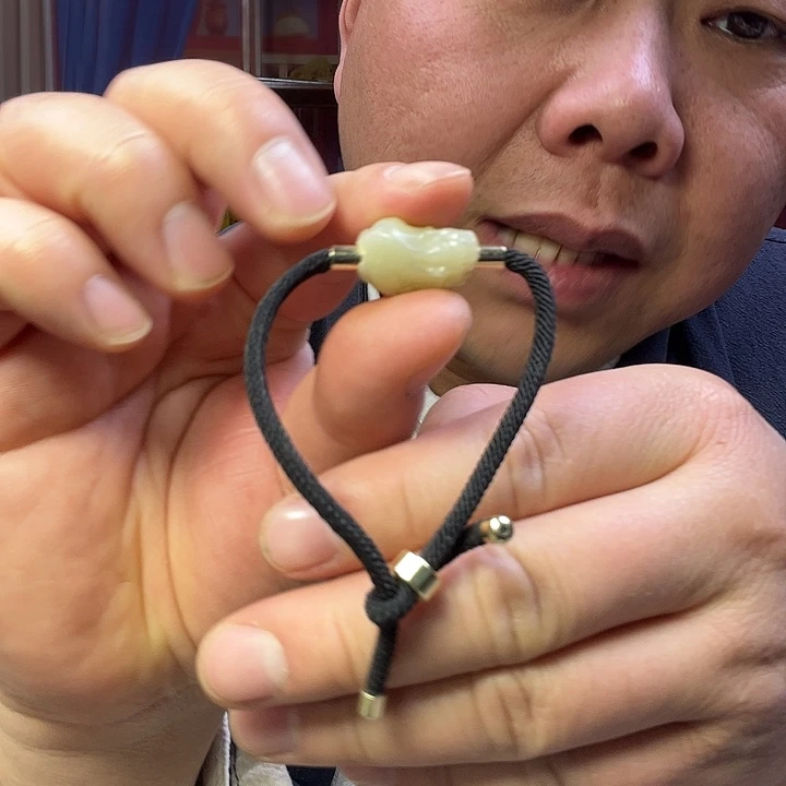 和田玉未镶嵌手绳貔貅手绳