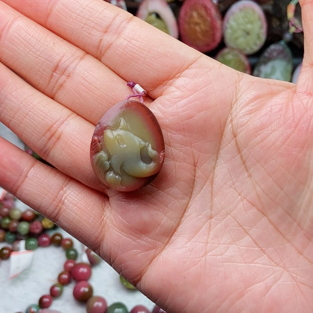 未镶嵌石英质玉（盐源）珠宝半成品