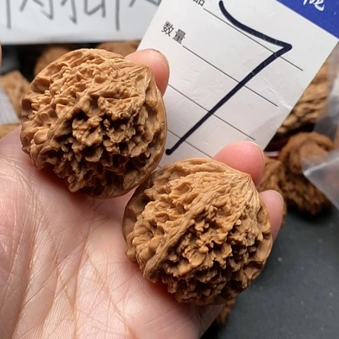 桃核吊坠41满天星核桃