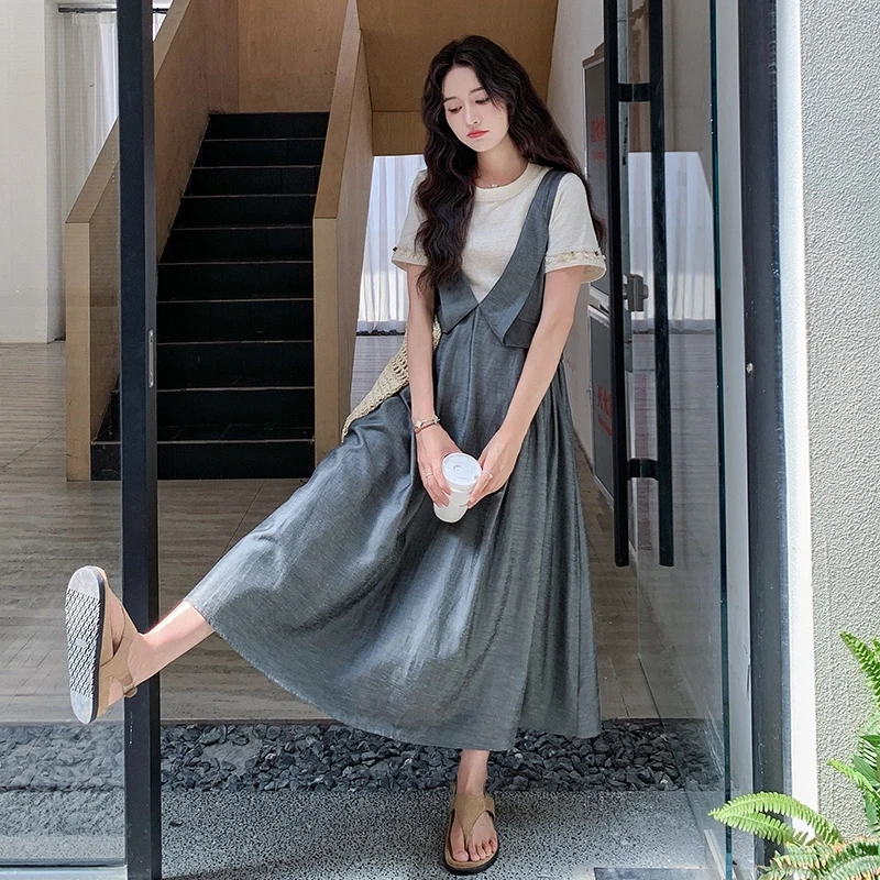 文艺范氛围感灰色背带裙套装女夏季新款温柔风减龄休闲t恤两件套