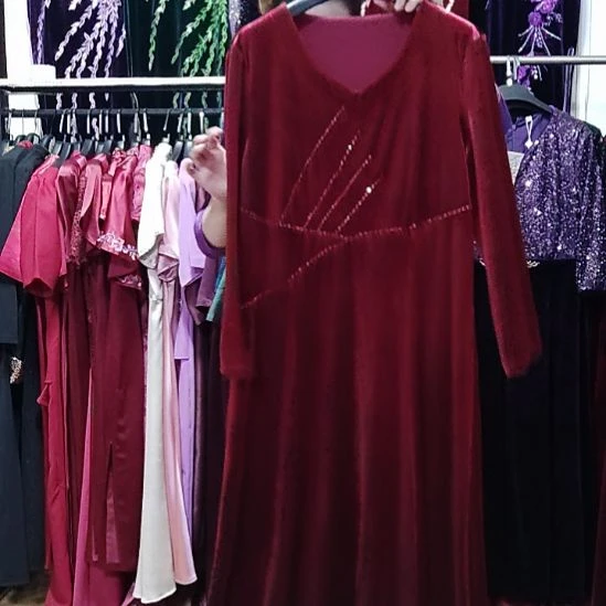 酒红色金丝绒长款连衣裙v领手工穿珠5xl115斤以内