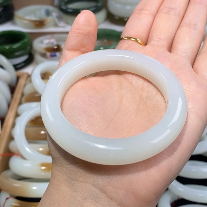 和田玉手镯未镶嵌羊脂白镯54