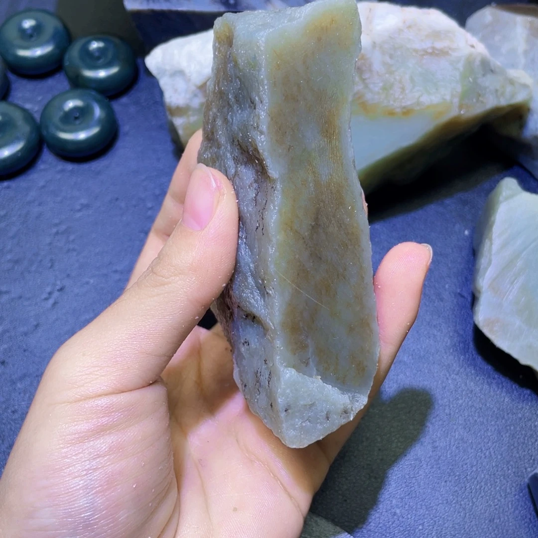 和田玉未镶嵌珠宝半成品