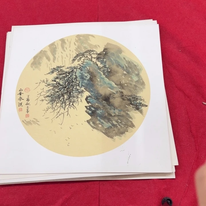 国画花鸟等图案为一体