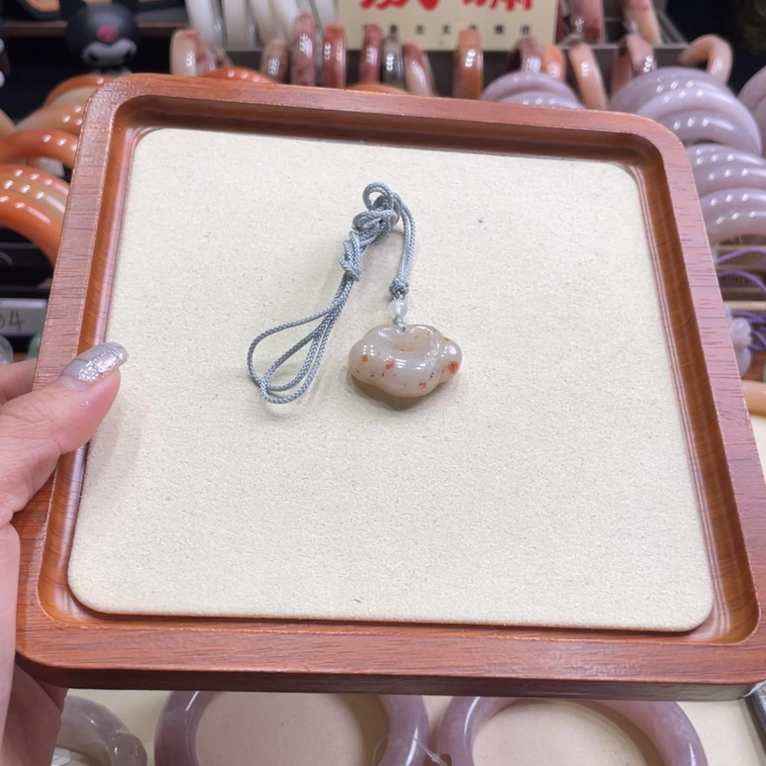 未镶嵌手镯石英质玉