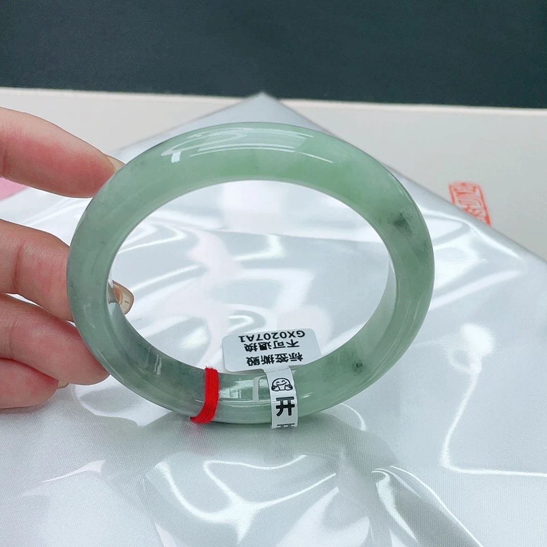 翡翠手镯未镶嵌正60.4