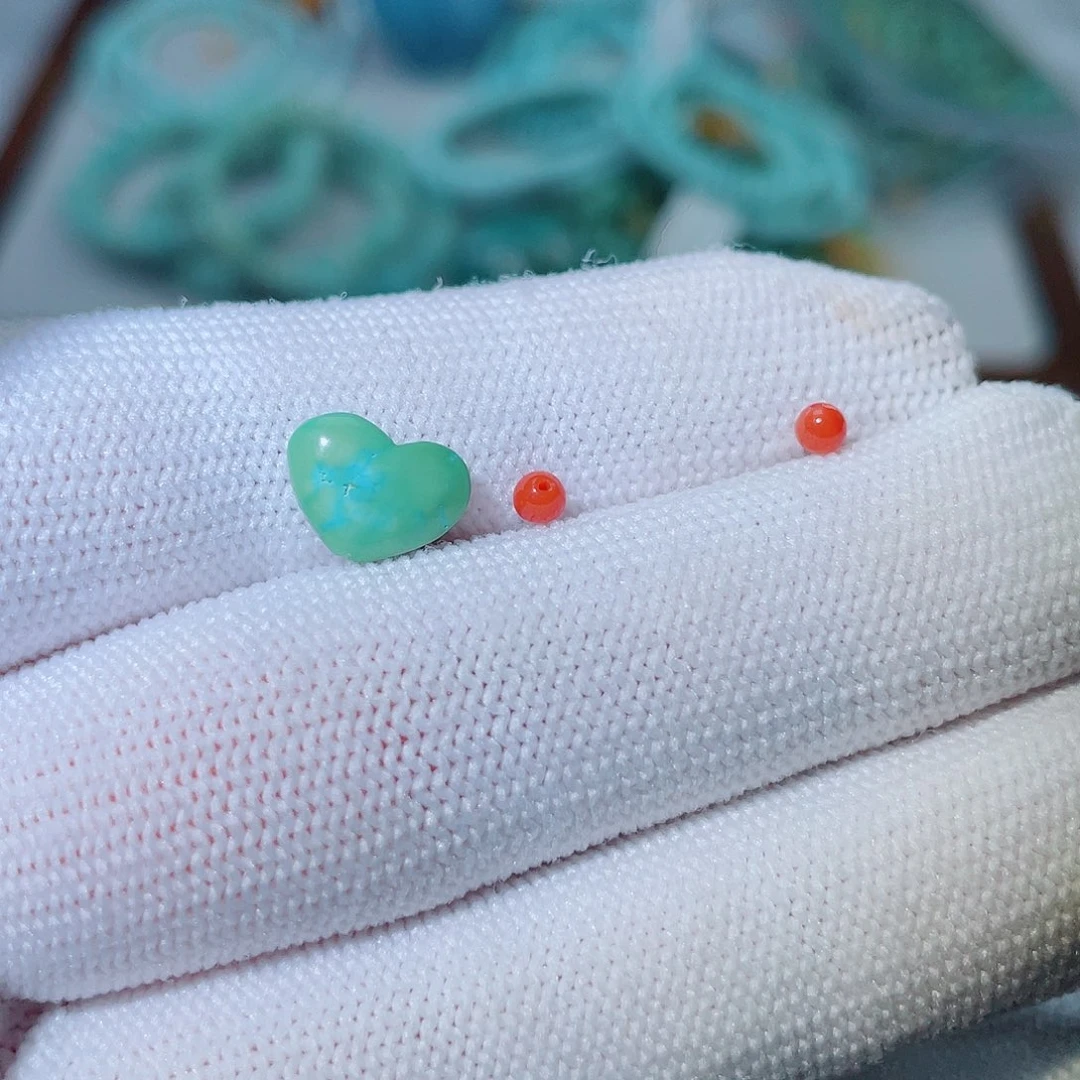 南红玛瑙未镶嵌珠宝奇石