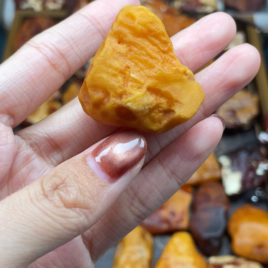 琥珀未镶嵌珠宝奇石