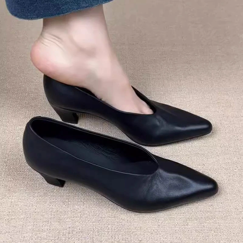 欧货法式超软尖头单鞋女2025新款浅口气质通勤复古黑色粗跟高跟鞋