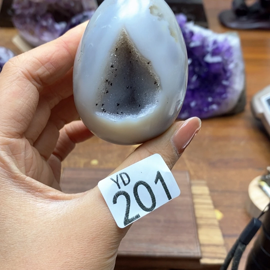 未镶嵌水晶大型摆件（非配饰）