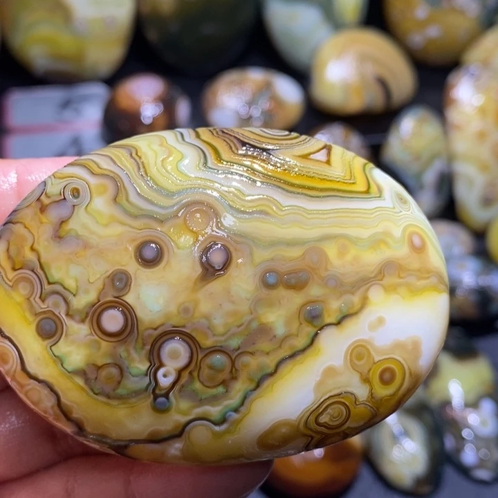 玛瑙/玉髓未镶嵌珠宝半成品50