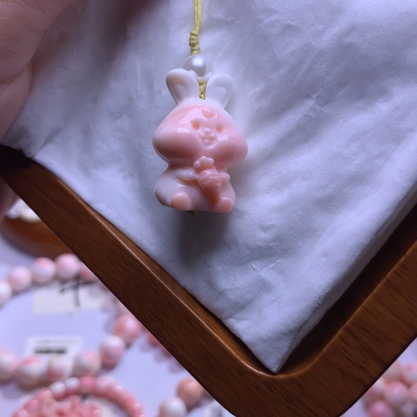【闪购商品】查罗石颈饰合金福利