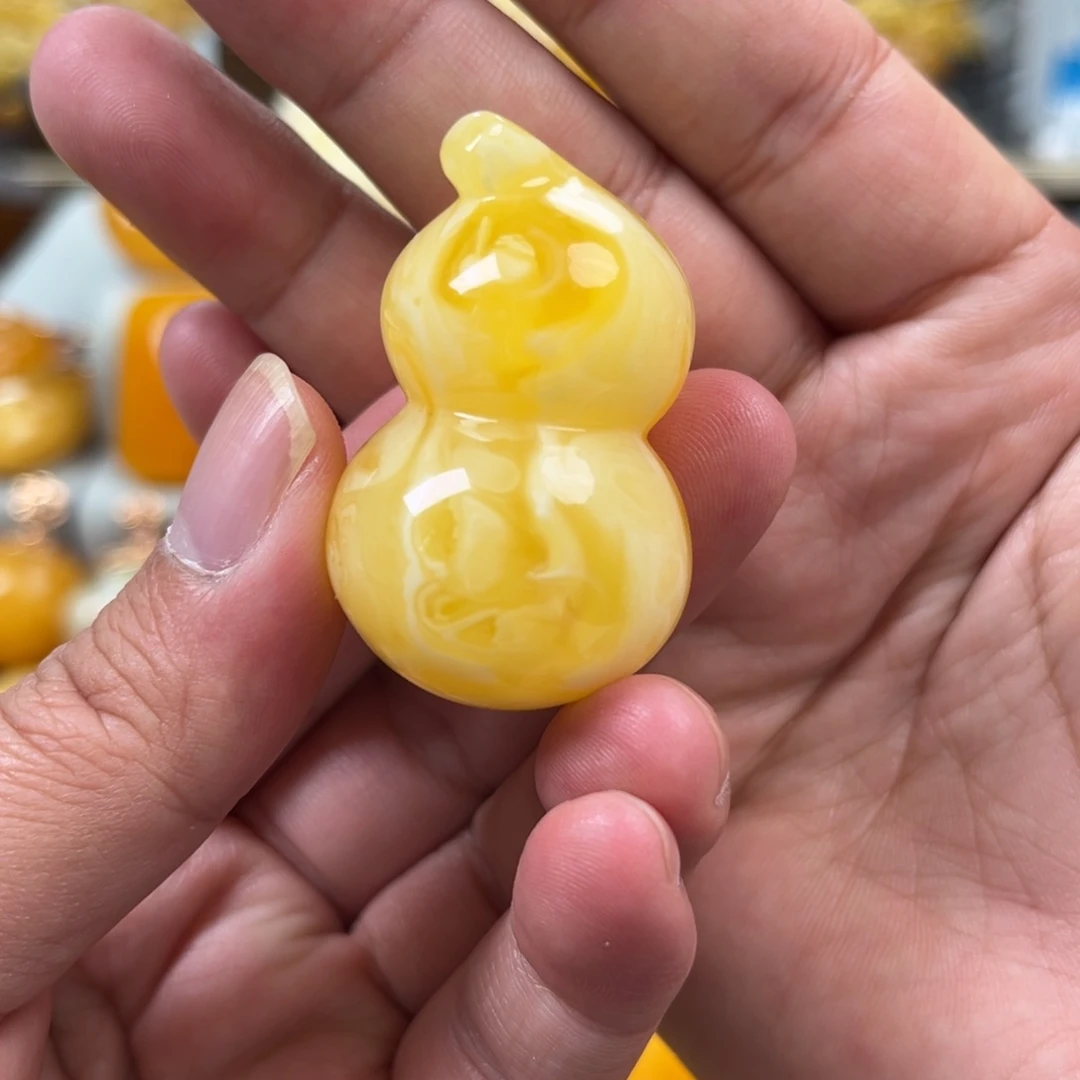 蜜蜡未镶嵌珠宝奇石