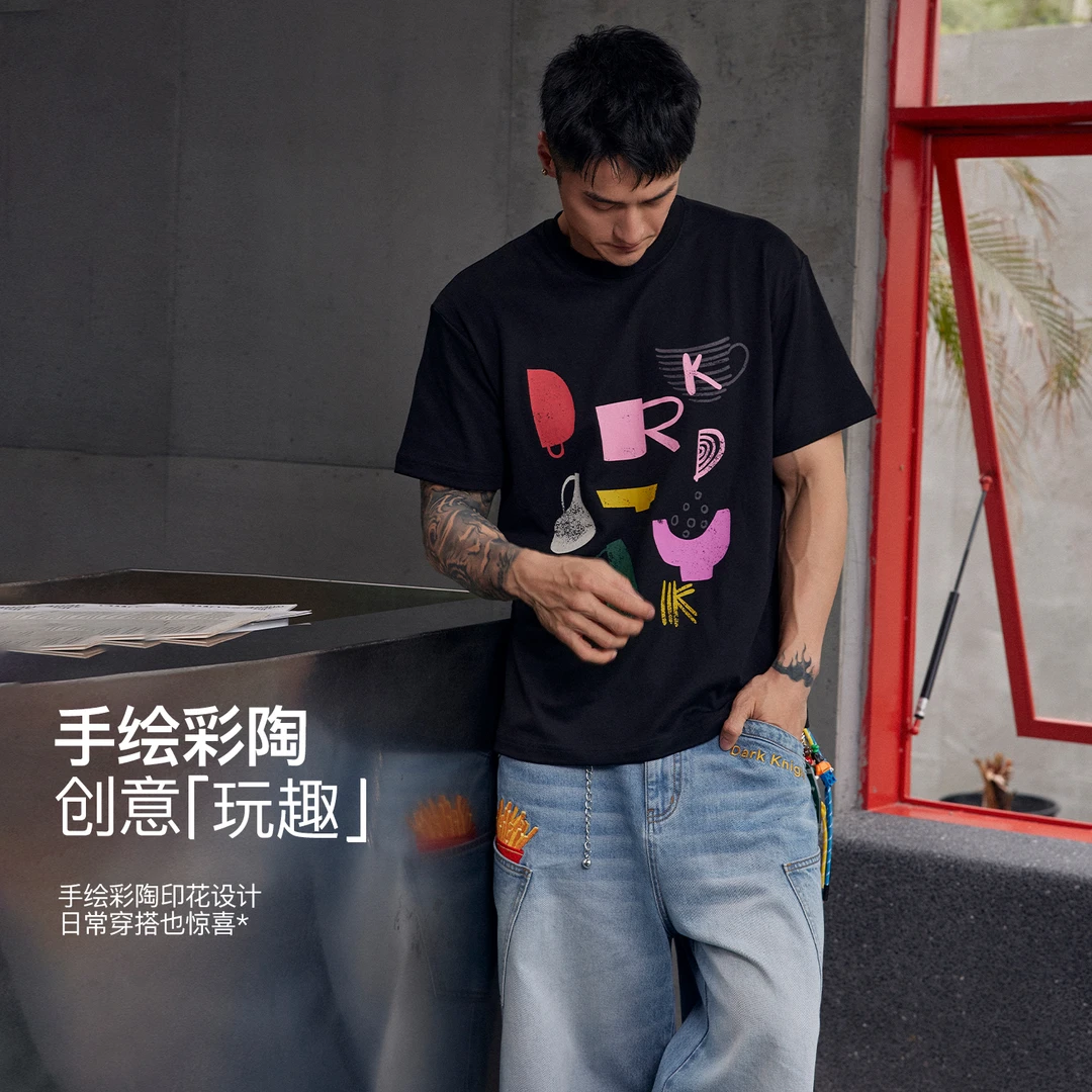 DRK手绘彩陶短袖T恤宽松圆领男士休闲日常卡通印花夏日多巴胺穿搭