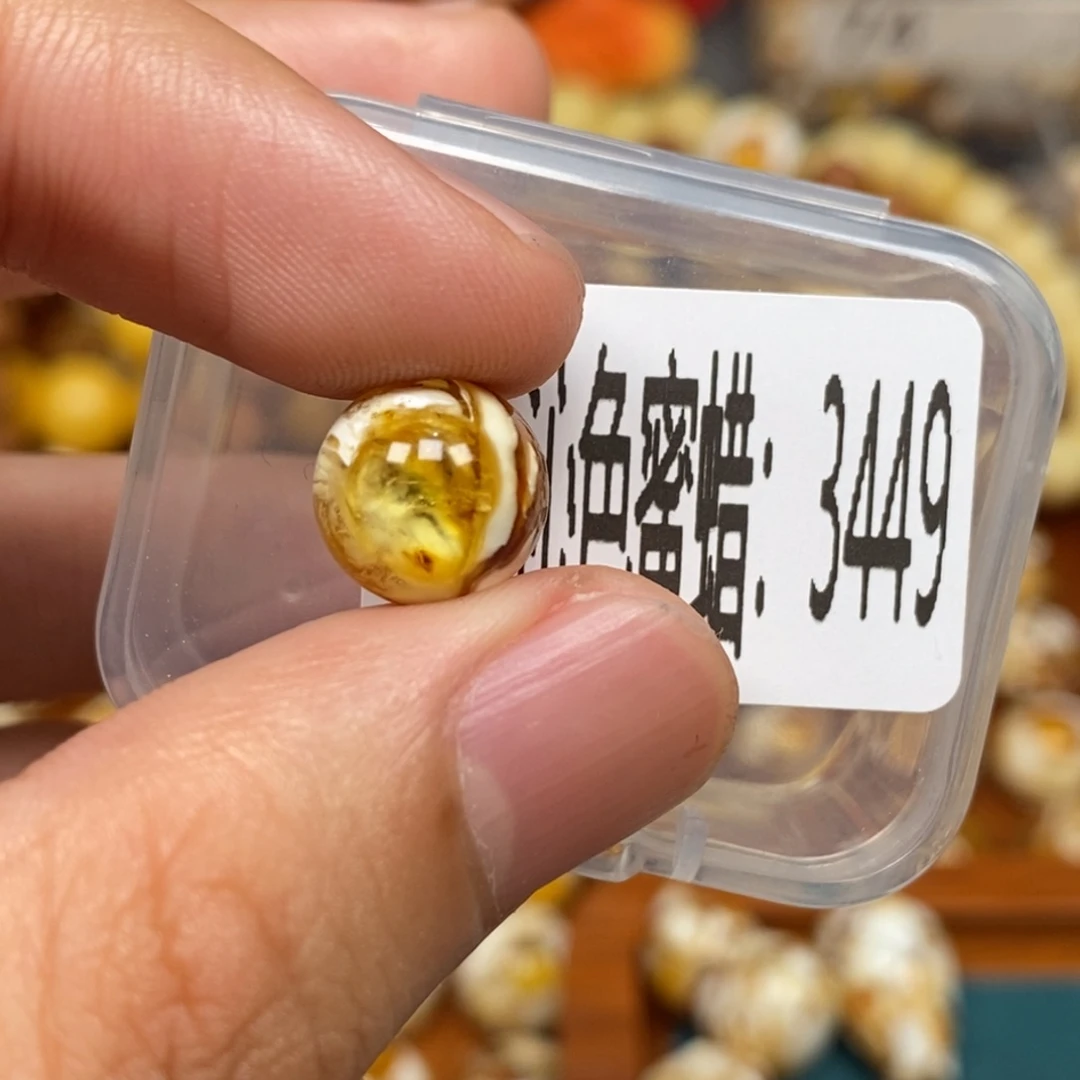 蜜蜡未镶嵌珠宝奇石3449