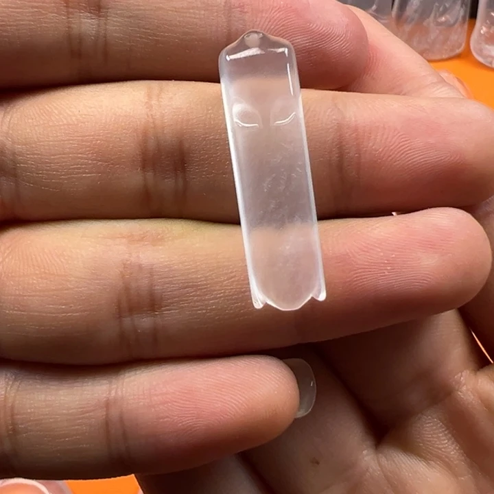 石英质玉未镶嵌颈饰