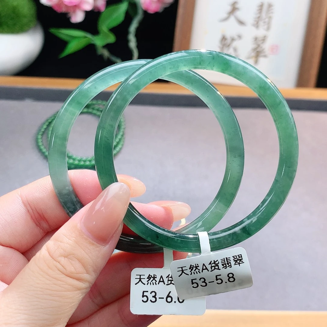 未镶嵌手镯（圆镯）翡翠