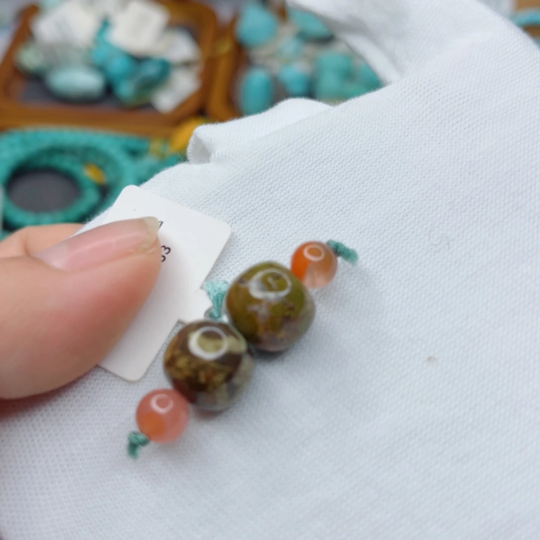 南红玛瑙未镶嵌珠宝奇石