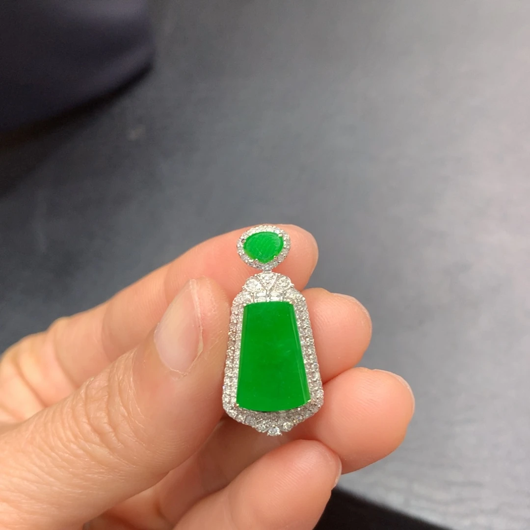 翡翠18K金镶嵌吊坠(不含链)