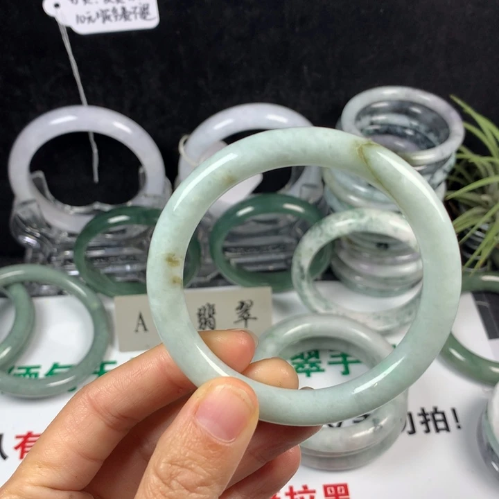 翡翠未镶嵌手镯3号。 56.5圈