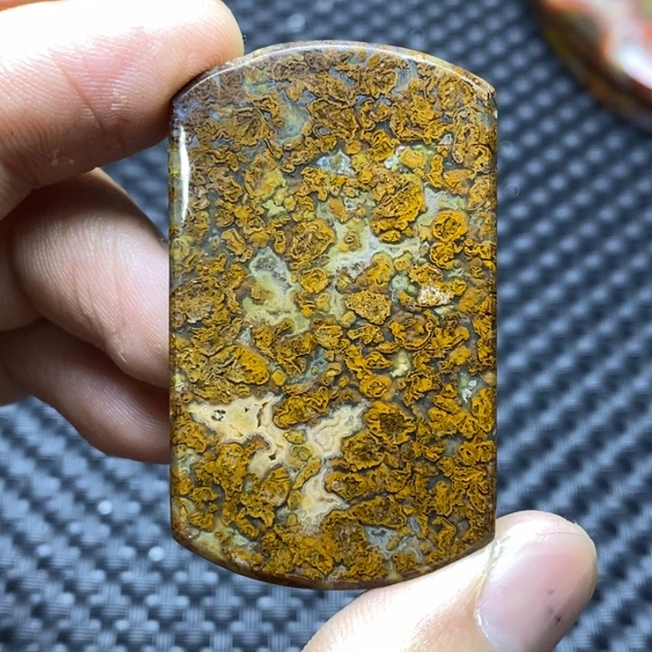 玛瑙/玉髓颈饰未镶嵌听*