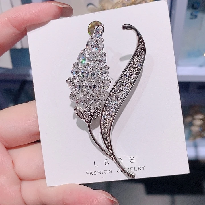锆石铜合金一叶知秋胸针