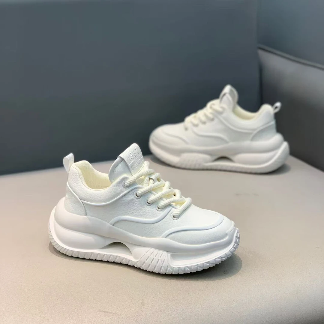 1255【皮鞋码】新款皮面百搭轻便洋气软底个性男款潮鞋