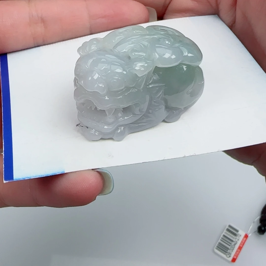 翡翠未镶嵌颈饰貔貅