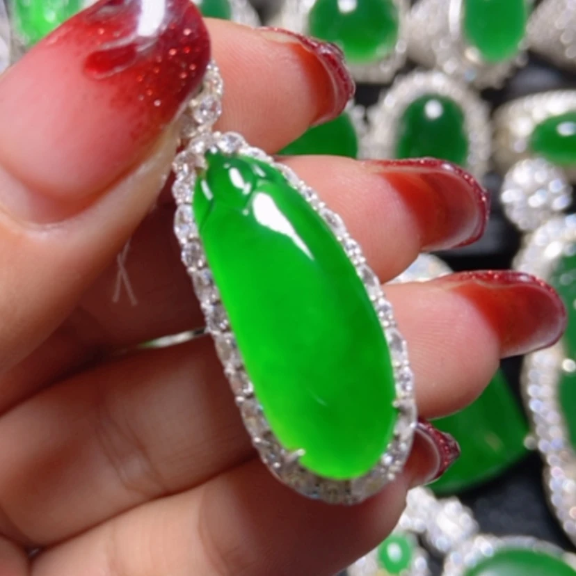 【闪购商品】翡翠颈饰银S925镶嵌翡翠