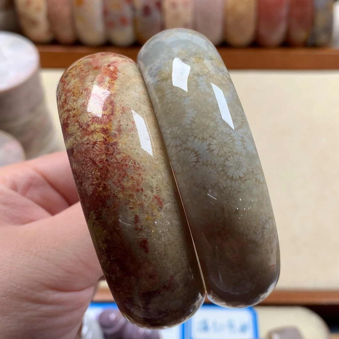 硅化珊瑚（珊瑚玉）58，59圈口漏150/个。可挑未镶嵌