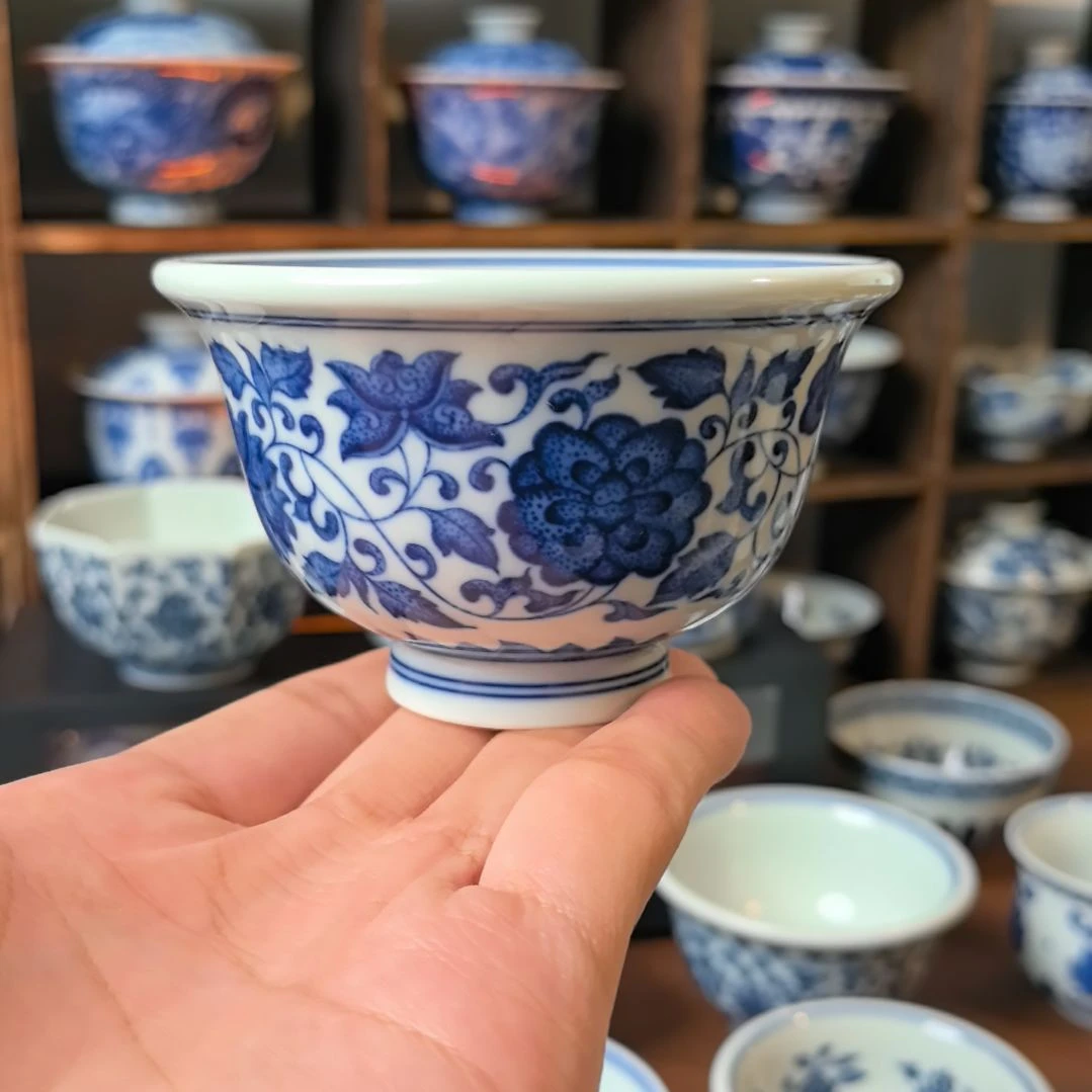 点工青花缠枝莲压手杯100cc